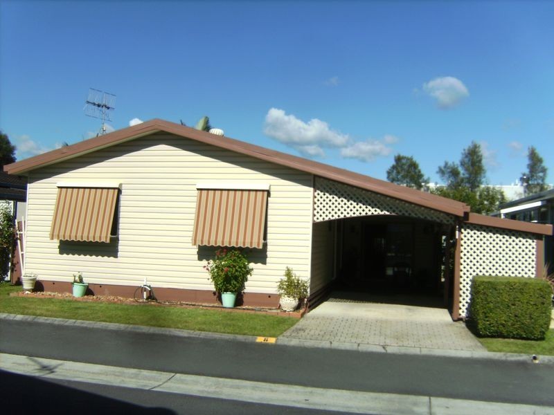 8/3 Township Drive, West Burleigh QLD 4219