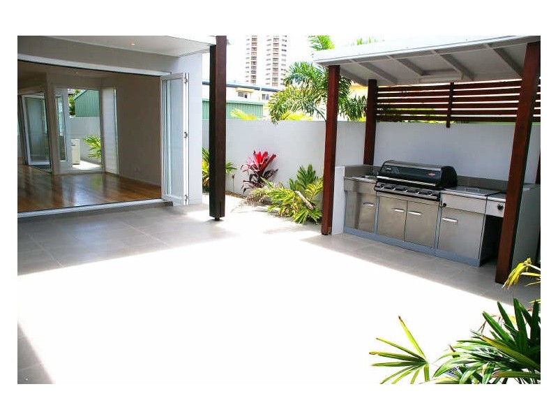 2/3 Banksia Bwy, Burleigh Heads QLD 4220