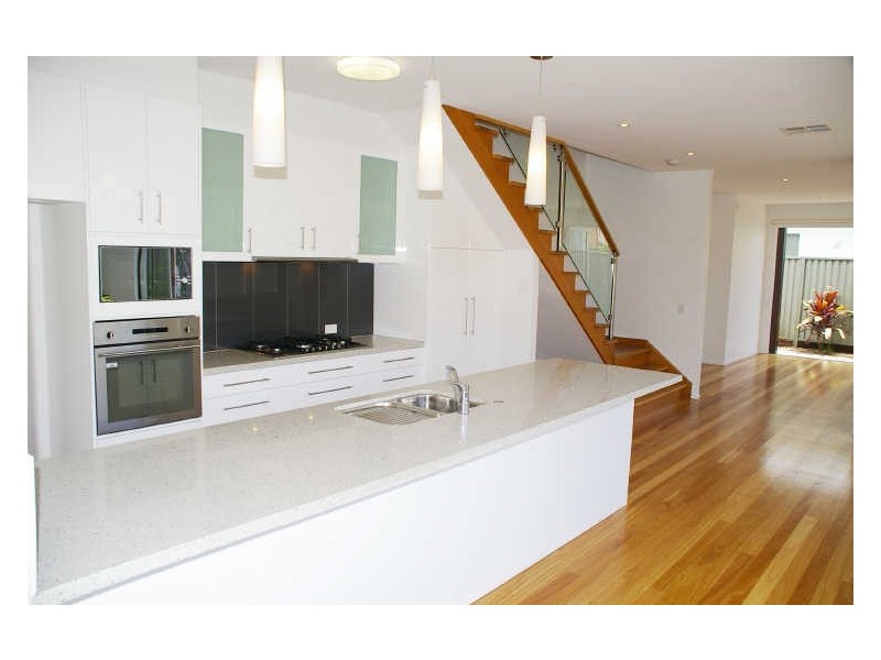 2/3 Banksia Bwy, Burleigh Heads QLD 4220