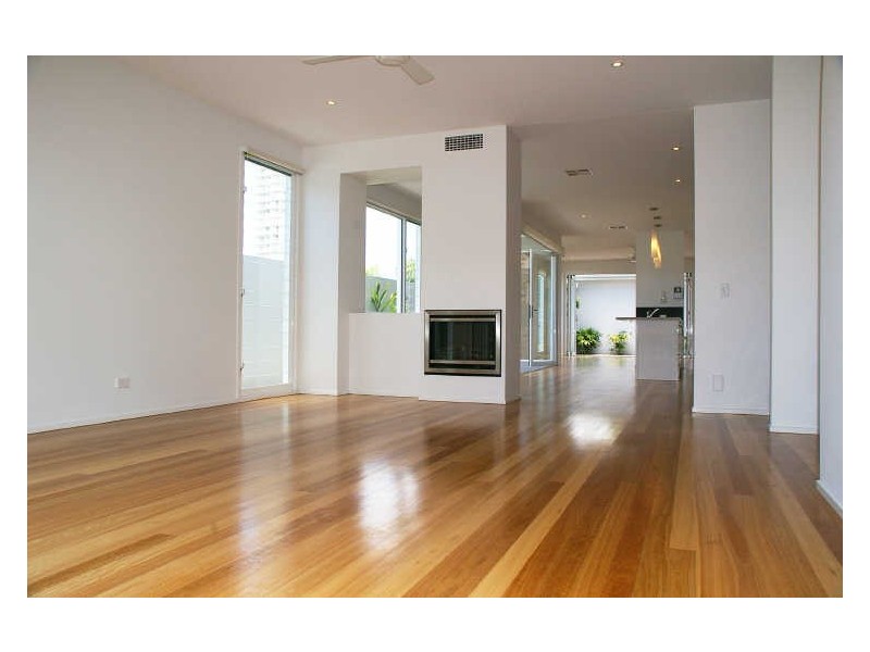 2/3 Banksia Bwy, Burleigh Heads QLD 4220