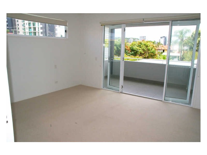 2/3 Banksia Bwy, Burleigh Heads QLD 4220