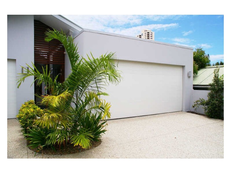 2/3 Banksia Bwy, Burleigh Heads QLD 4220