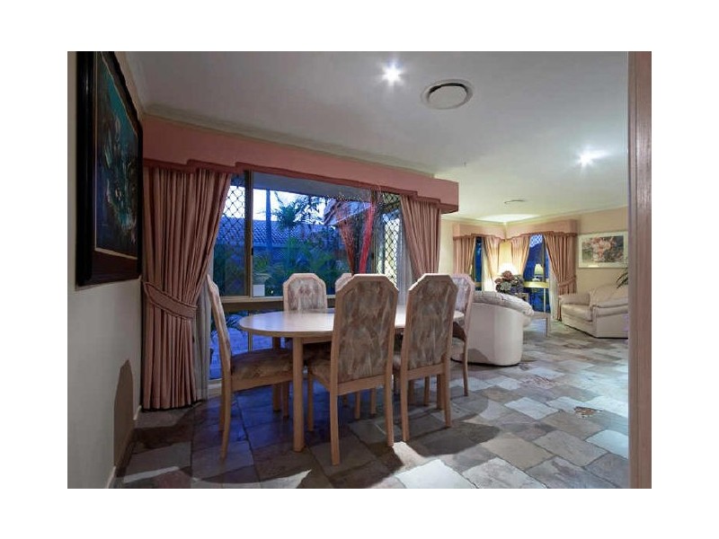 9 Stonyfell Court, Varsity Lakes QLD 4227