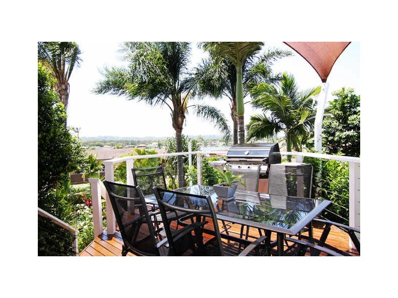 1 Kaffia Court, Elanora QLD 4221