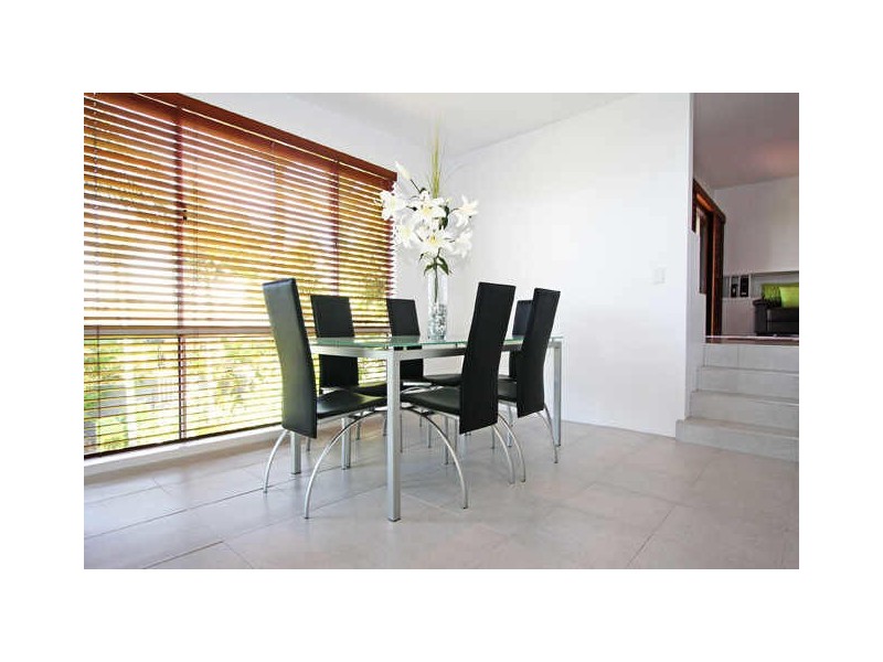 1 Kaffia Court, Elanora QLD 4221