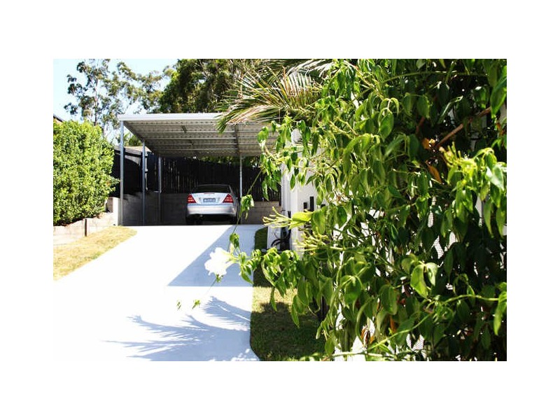 1 Kaffia Court, Elanora QLD 4221
