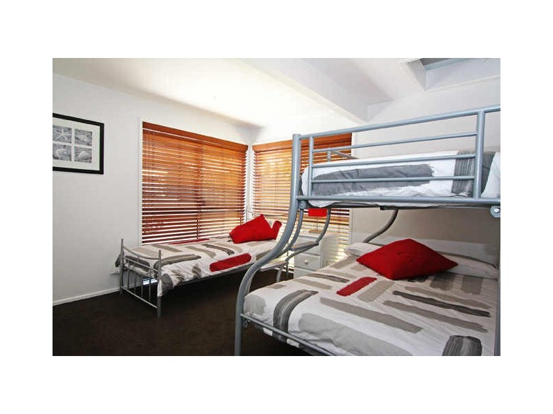 1 Kaffia Court, Elanora QLD 4221