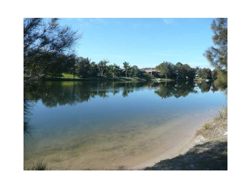 40 Dunlin Dr, Burleigh Waters QLD 4220