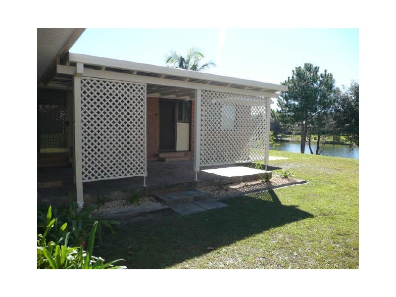 40 Dunlin Dr, Burleigh Waters QLD 4220