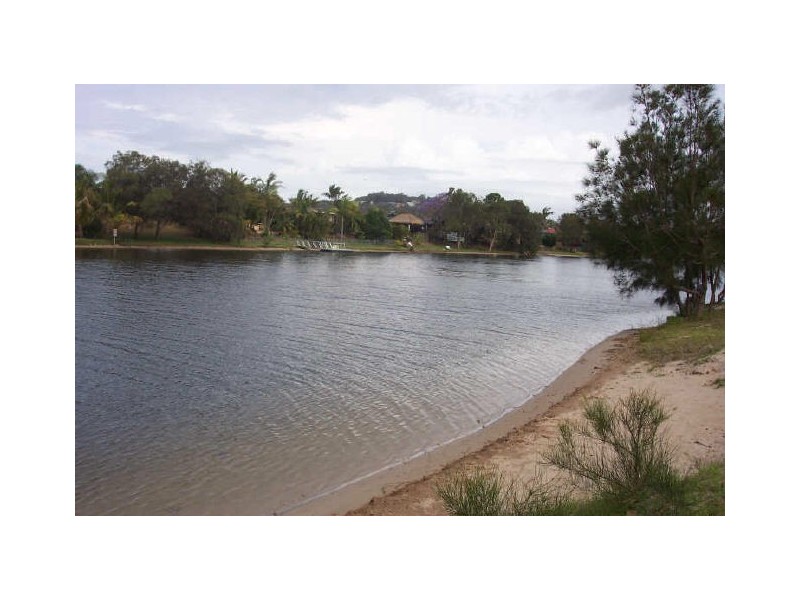 40 Dunlin Dr, Burleigh Waters QLD 4220