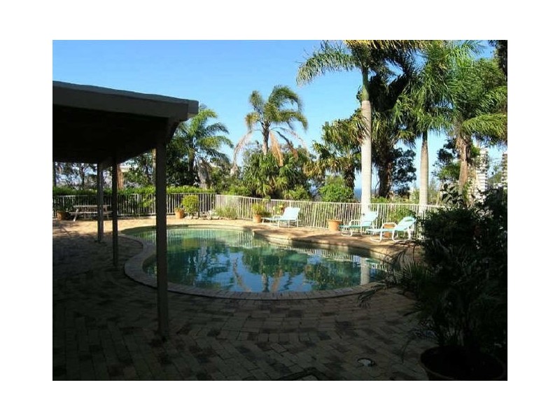 4/14 Brake Street, Burleigh Heads QLD 4220