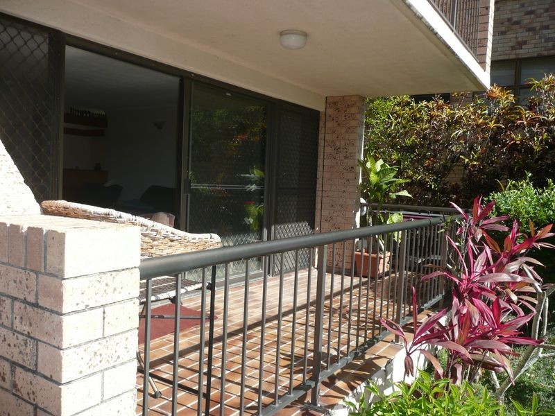 2/32 Ewart Street, Burleigh Heads QLD 4220