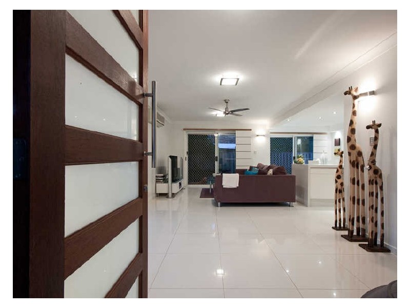 11 Styer Circuit, Burleigh Waters QLD 4220