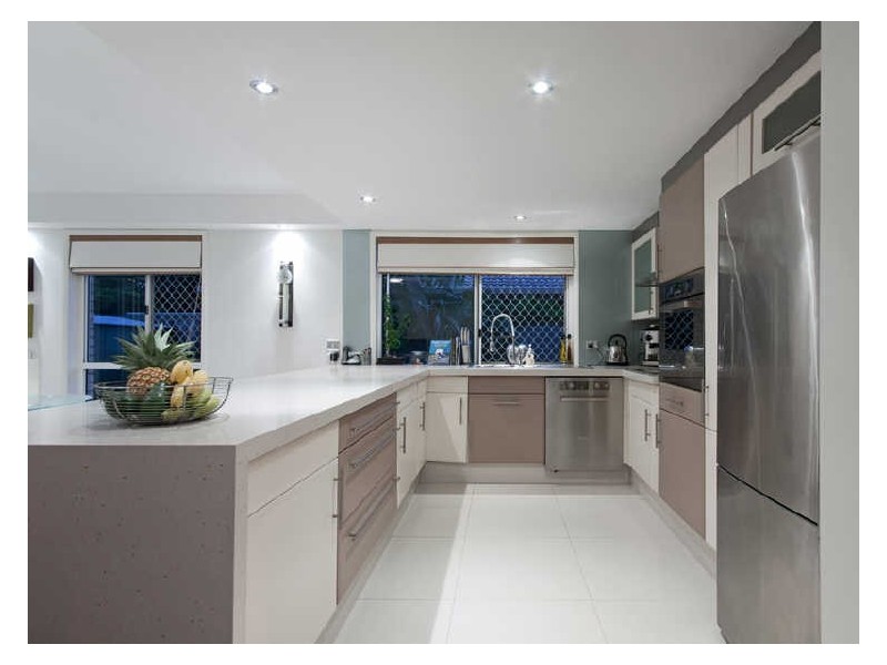 11 Styer Circuit, Burleigh Waters QLD 4220