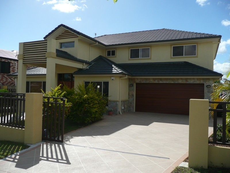 8 Cezaire Avene, Varsity Lakes QLD 4227