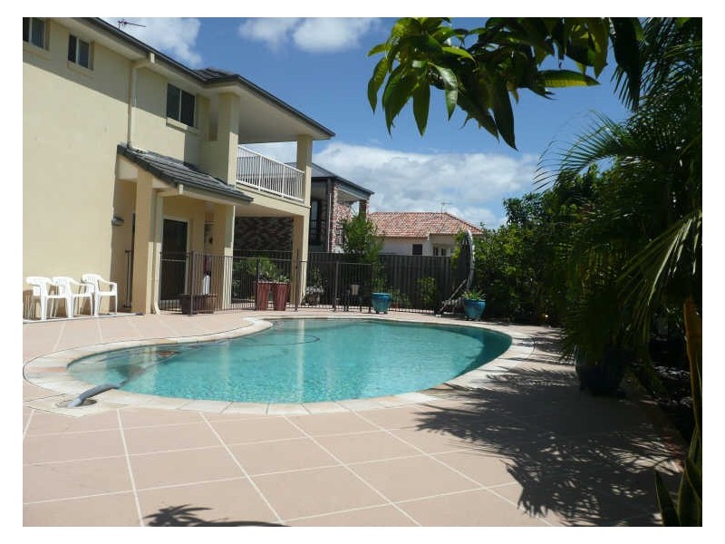8 Cezaire Avene, Varsity Lakes QLD 4227