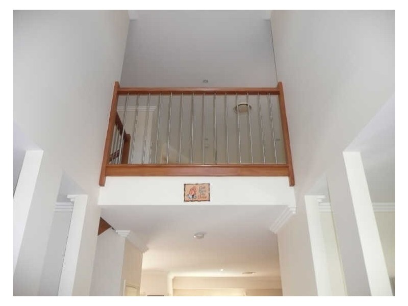 8 Cezaire Avene, Varsity Lakes QLD 4227