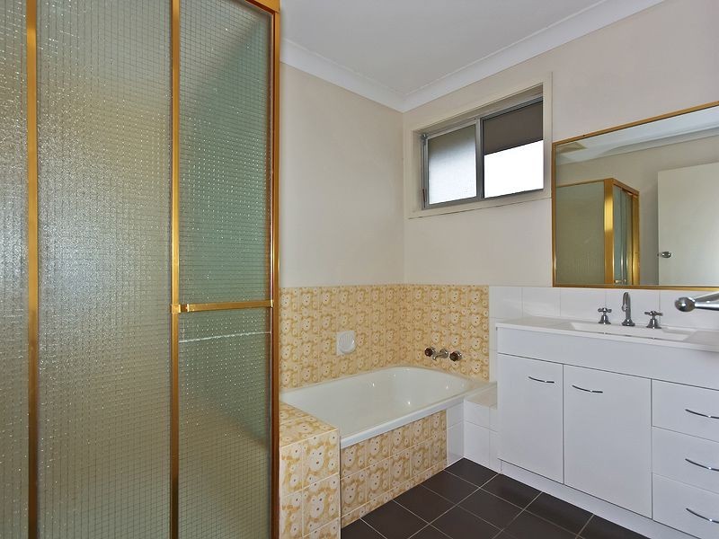 66 Mountain View Avenue, Burleigh Waters QLD 4220