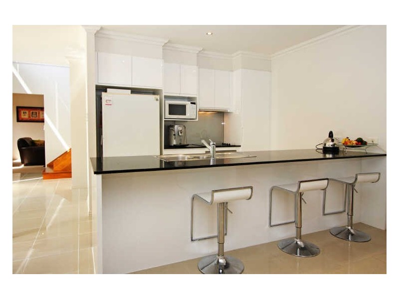 2/12 Dolphin Avenue, Mermaid Beach QLD 4218