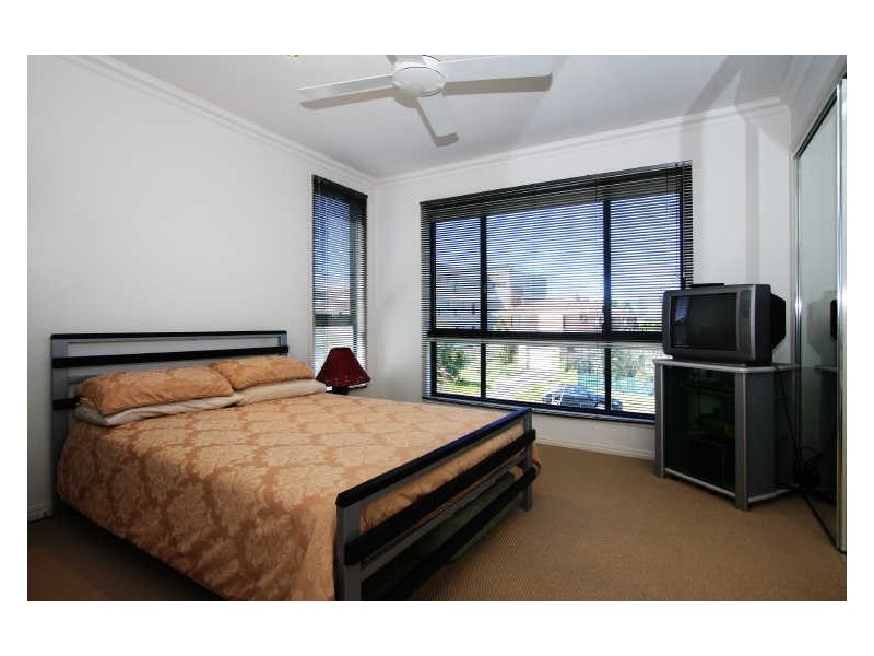 2/12 Dolphin Avenue, Mermaid Beach QLD 4218