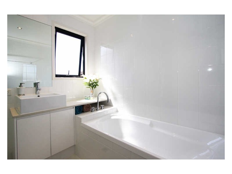 2/12 Dolphin Avenue, Mermaid Beach QLD 4218