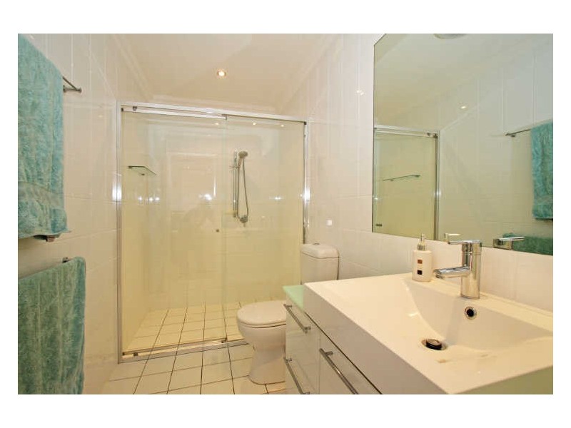 2/12 Dolphin Avenue, Mermaid Beach QLD 4218