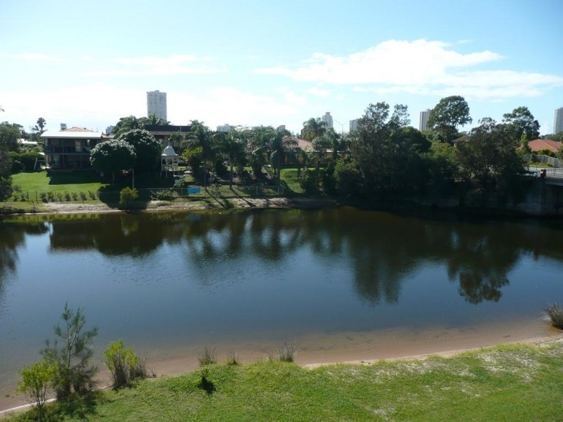 3/3 Barbet Place, Burleigh Waters QLD 4220