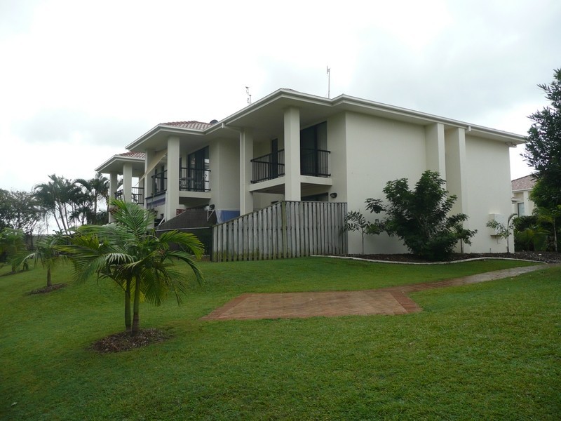8/323 Christine Avenue, Varsity Lakes QLD 4227