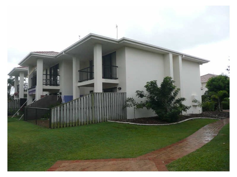 8/323 Christine Avenue, Varsity Lakes QLD 4227
