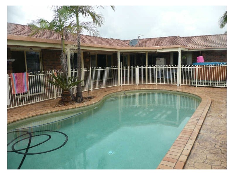 7 Silkyoak Ct, Burleigh Waters QLD 4220