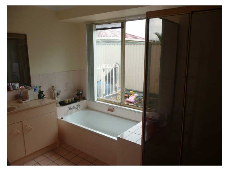 7 Silkyoak Ct, Burleigh Waters QLD 4220