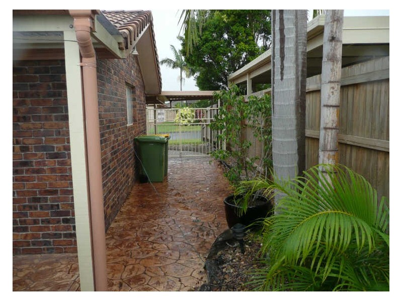 7 Silkyoak Ct, Burleigh Waters QLD 4220