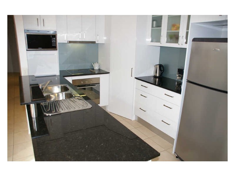 1/8 Gainsborough Dr, Varsity Lakes QLD 4227