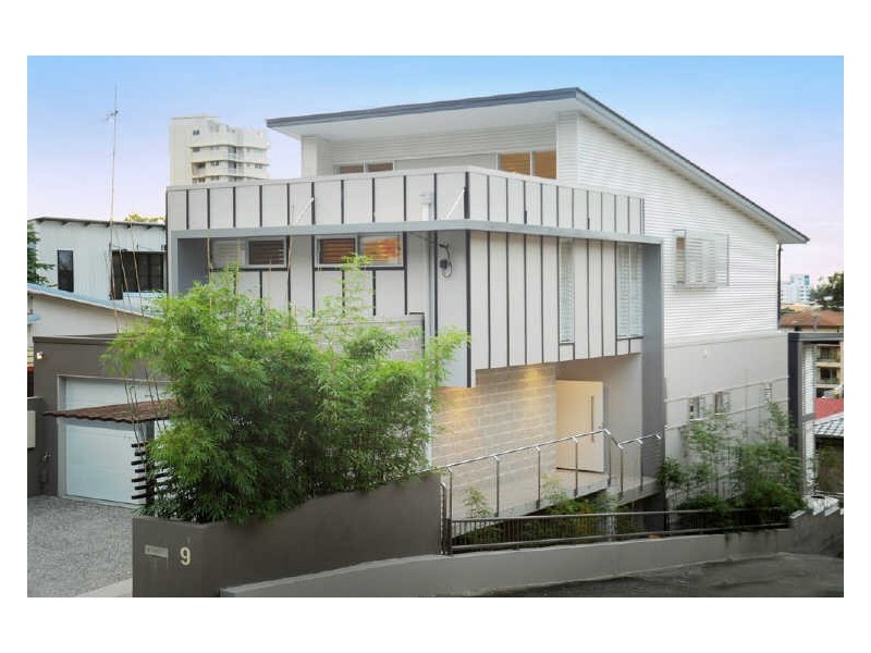 9 Hill Avenue, Burleigh Heads QLD 4220