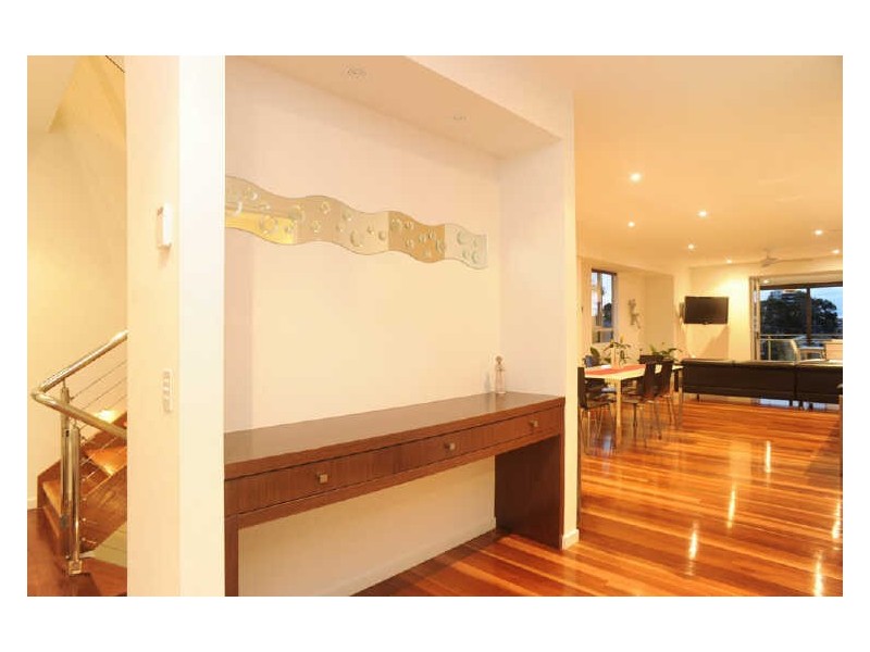 9 Hill Avenue, Burleigh Heads QLD 4220