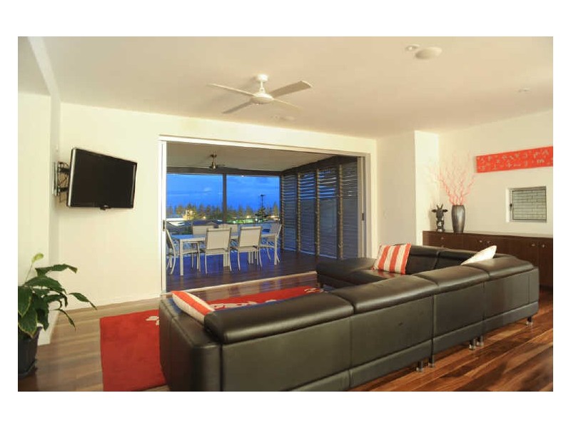 9 Hill Avenue, Burleigh Heads QLD 4220