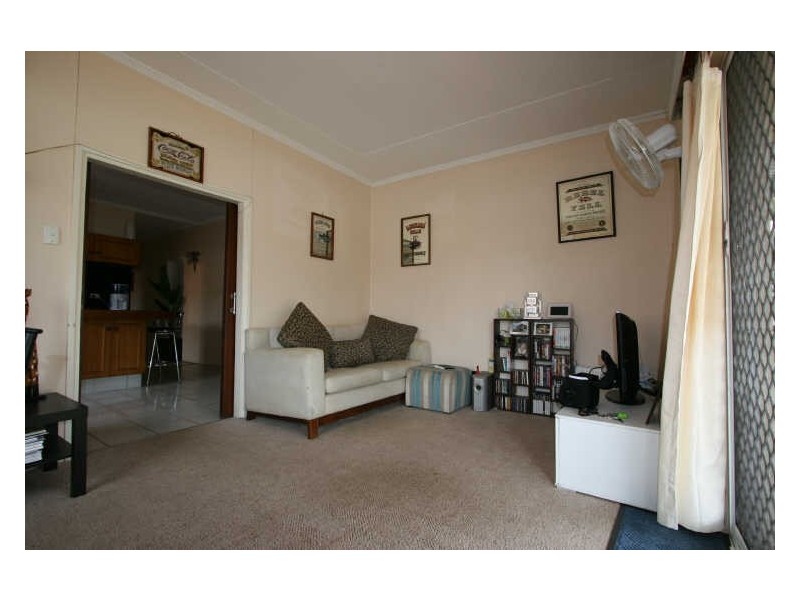64 Eugaree Street, Southport QLD 4215
