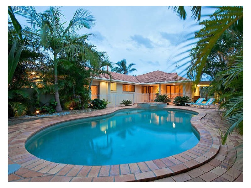 60 Honeyeater Drive, Burleigh Waters QLD 4220