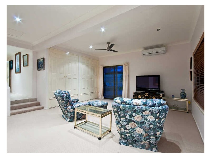 60 Honeyeater Drive, Burleigh Waters QLD 4220