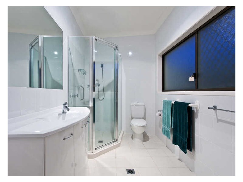 60 Honeyeater Drive, Burleigh Waters QLD 4220