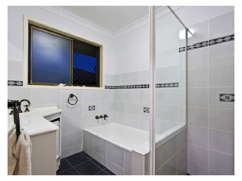 60 Honeyeater Drive, Burleigh Waters QLD 4220