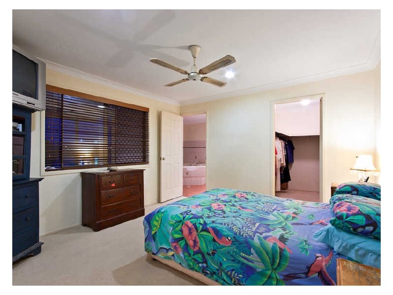 60 Honeyeater Drive, Burleigh Waters QLD 4220