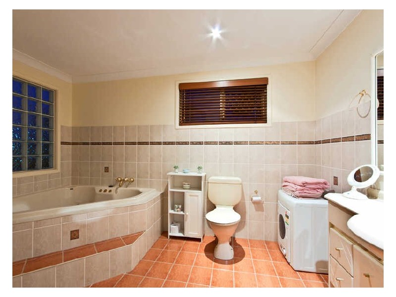 60 Honeyeater Drive, Burleigh Waters QLD 4220