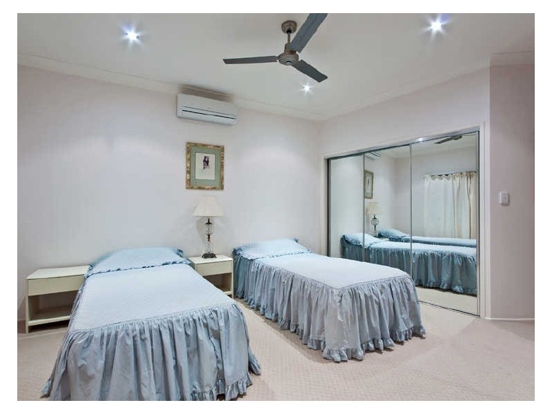 60 Honeyeater Drive, Burleigh Waters QLD 4220