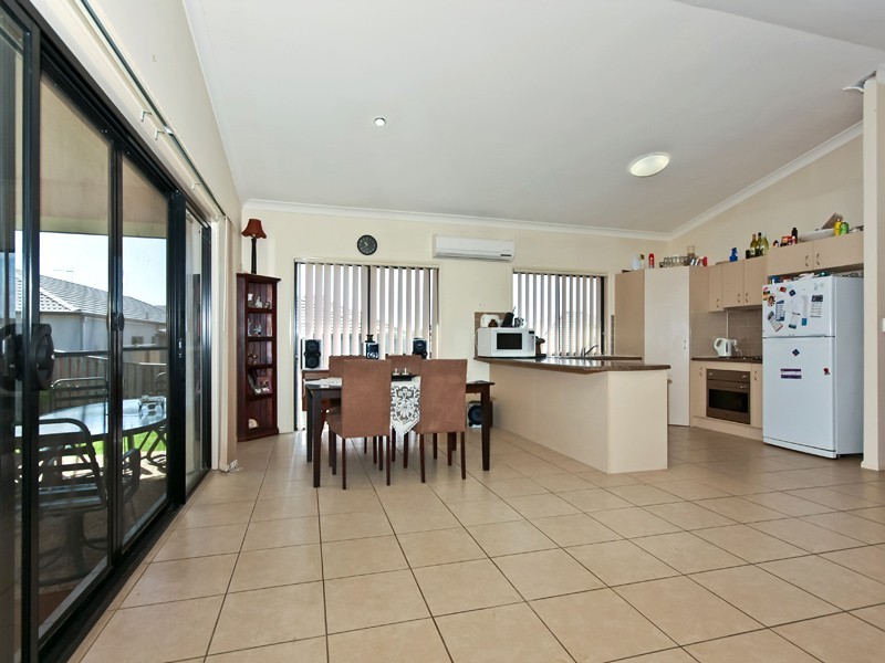 50 Palma Crescent, Varsity Lakes QLD 4227