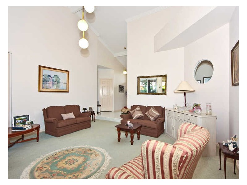 11 Raven Parade, Burleigh Waters QLD 4220