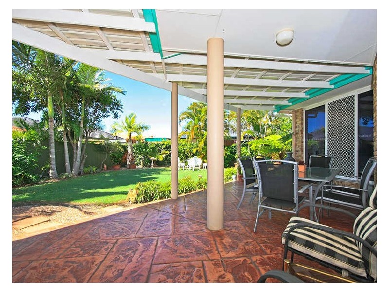 11 Raven Parade, Burleigh Waters QLD 4220