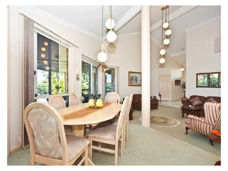 11 Raven Parade, Burleigh Waters QLD 4220