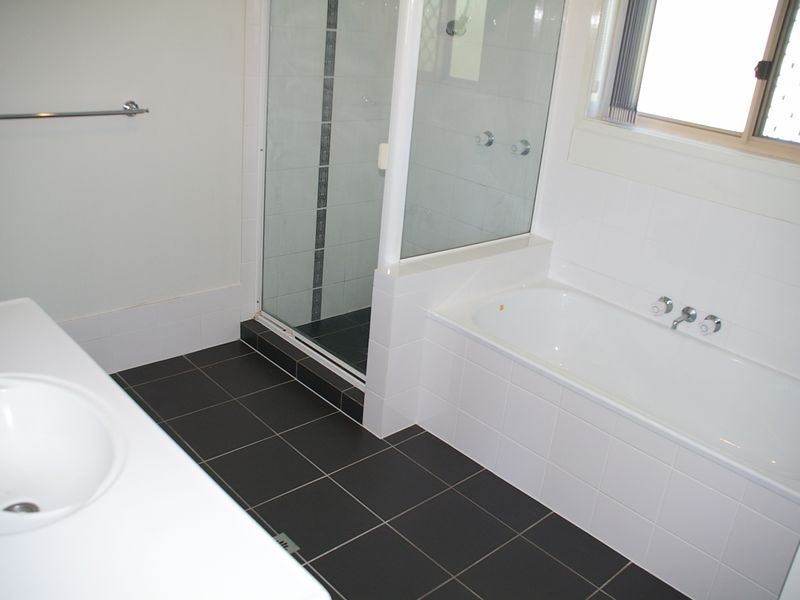 13/12 Bottlewood Court, Burleigh Waters QLD 4220