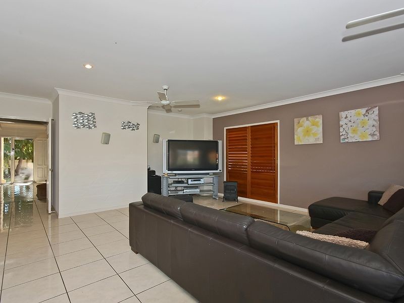 13 St Helens Court, Burleigh Waters QLD 4220